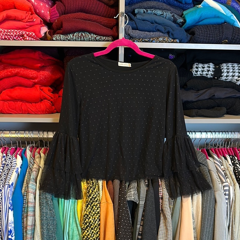 Pebble and Stone black Swiss dot lined tiered sleeve top size S